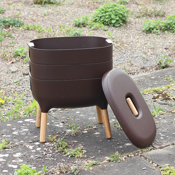 Looking after your Worm Composter in Summer.