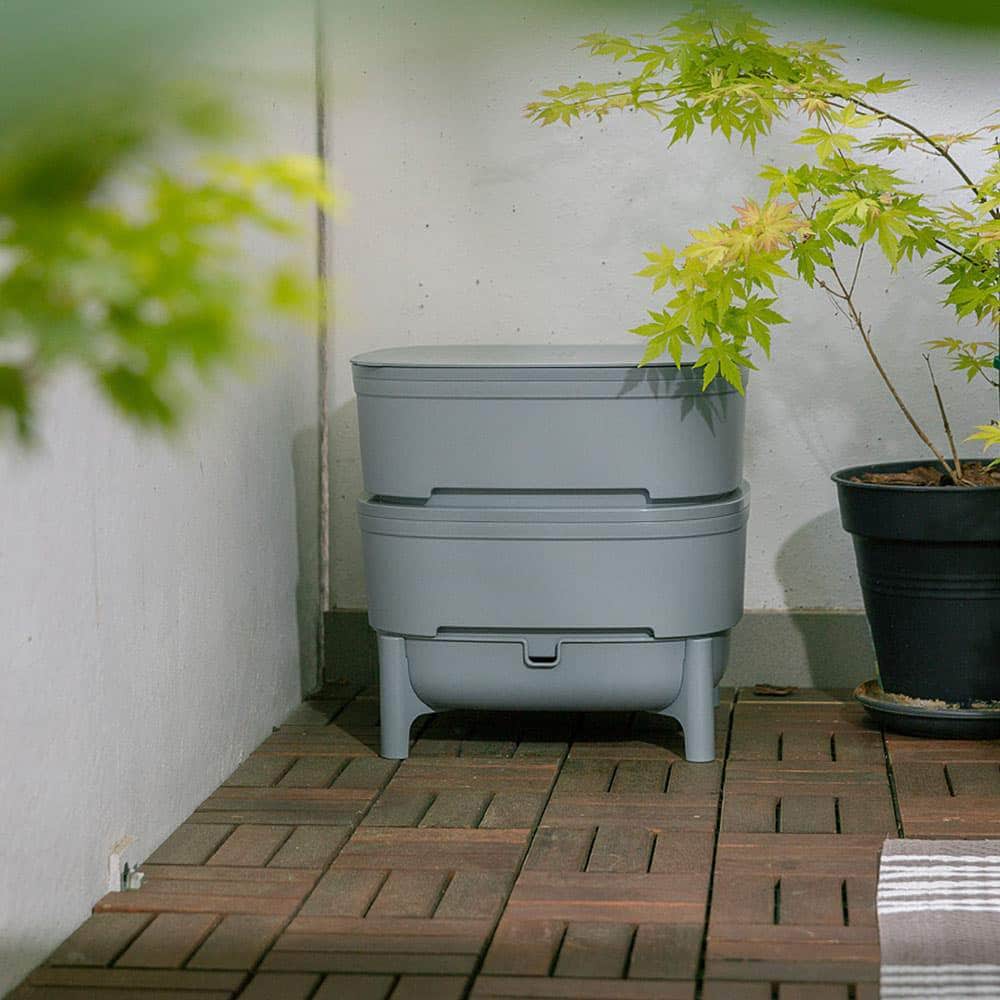 Compact Plastia Worm Farm from Wiggly Wigglers - Grey (Value Pack with 500g Worms)