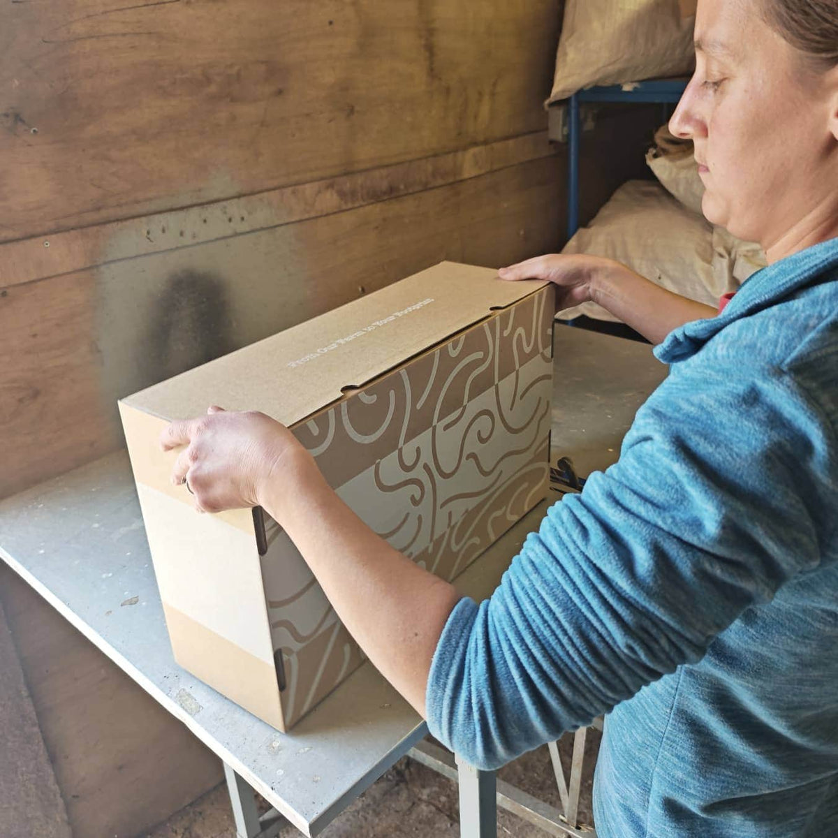 Wiggly Woolch Starter Box + Free Nesting Cage