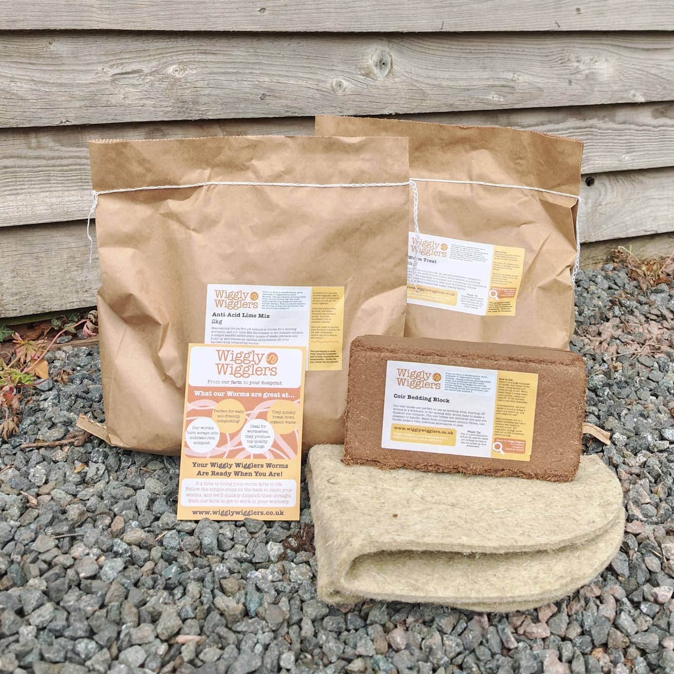 Wormery Rescue Kit – Fix Smelly, Soggy or Slow Wormeries Fast Any Wormery – 1 m × 1 m Moisture Mat (cut to fit) / With Worm Voucher