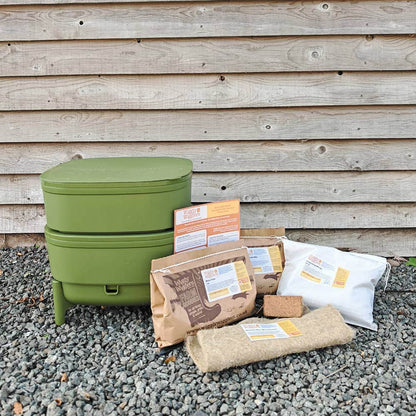 Wiggly Wigglers Urbalive Compact Worm Farm – Green - with Complete Value Pack (with 500g Worms or Voucher)