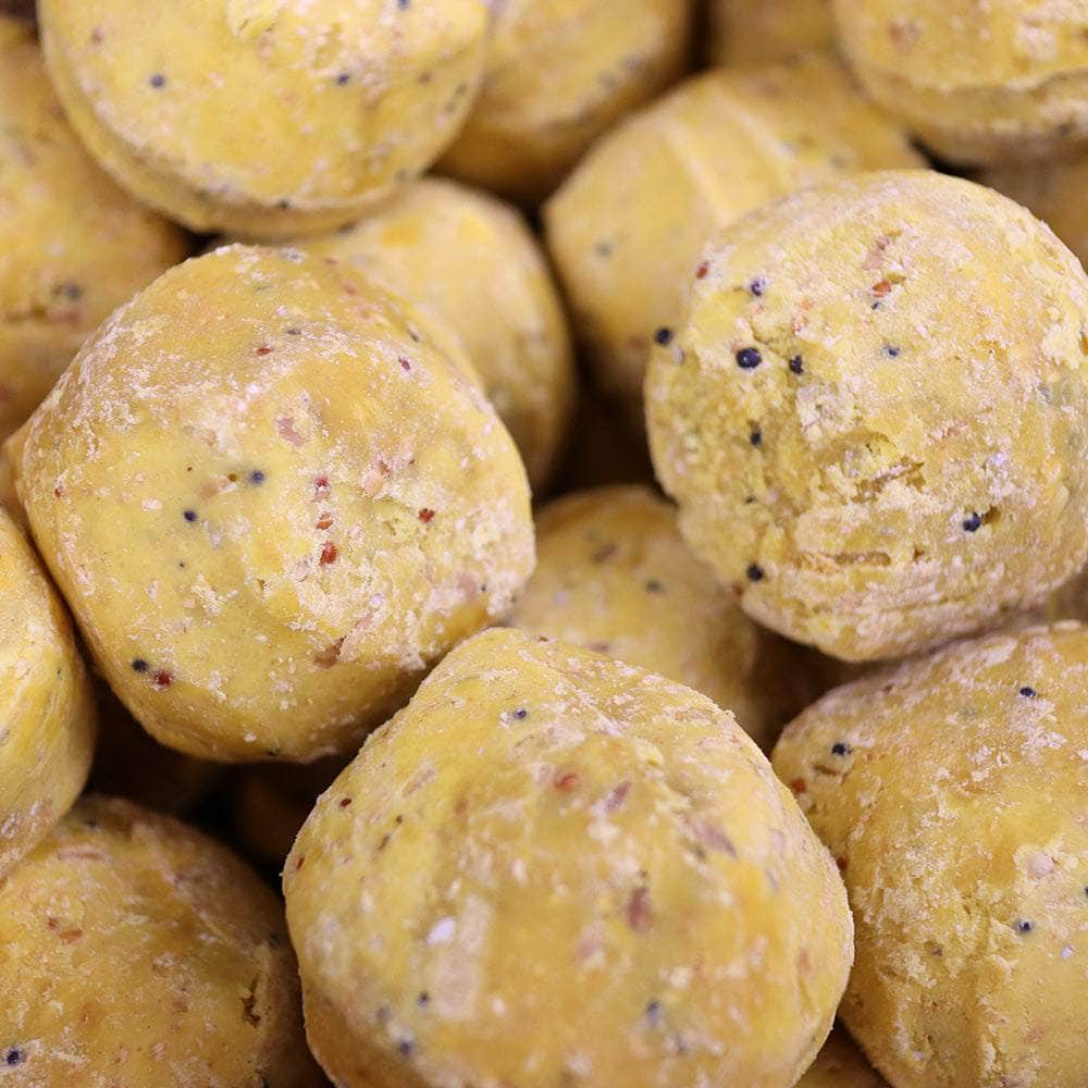 25kg Huskless (No Grow) Mix + 20 FREE Insect Suet Balls