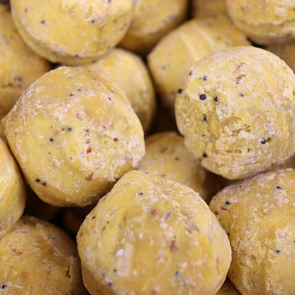 25kg Huskless (No Grow) Mix + 20 FREE Insect Suet Balls